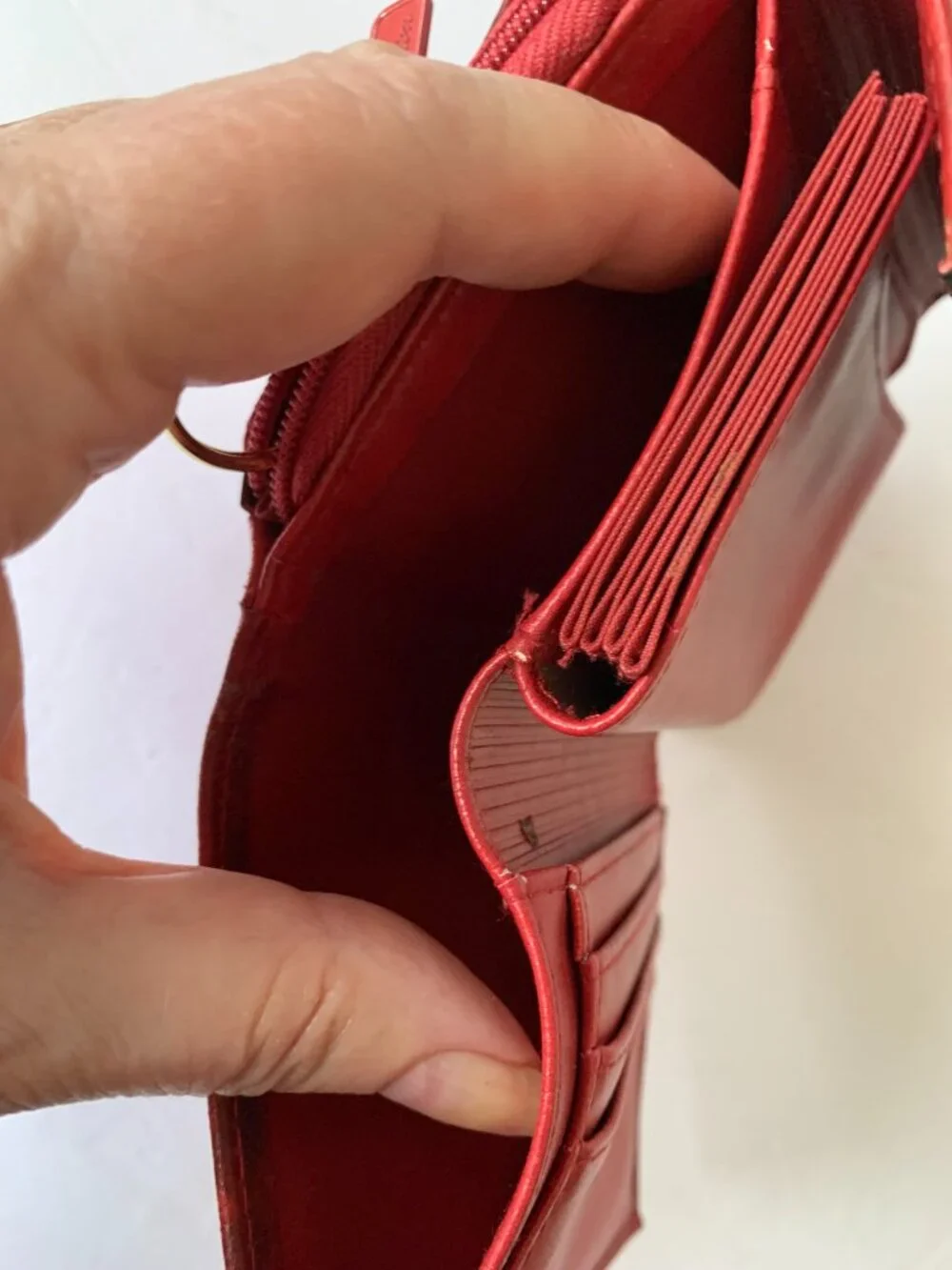 JULIA BUXTON HEIRESS COLLECTION GENUINE LEATHER RED WALLET WITH KEYCHAIN